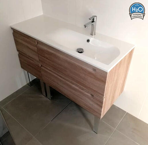 meuble vasque avec pieds chromés